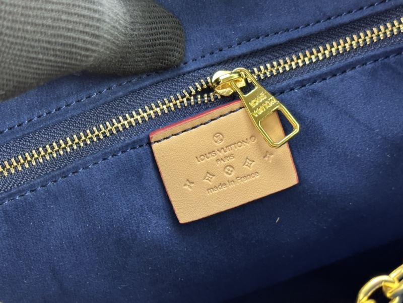 Louis Vuitton Hobo Bags